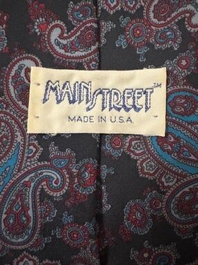 Vintage Main Street Paisley Silk Necktie – Classic 3.75" Width